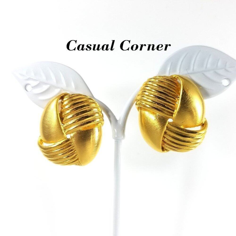 Vintage Casual Corner Gold Tone Chunky Knot Post Earrings 1980s NOS